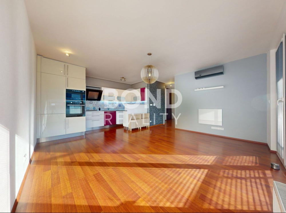 SLNEČNÝ 3-IZBOVÝ BYT S VEĽKOU LODŽIOU V NOVOSTAVBE SKYBOX