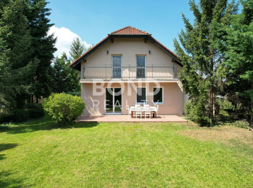 Slnečný 5 izbový rodinný dom v obci Zálesie s veľkým pozemkom