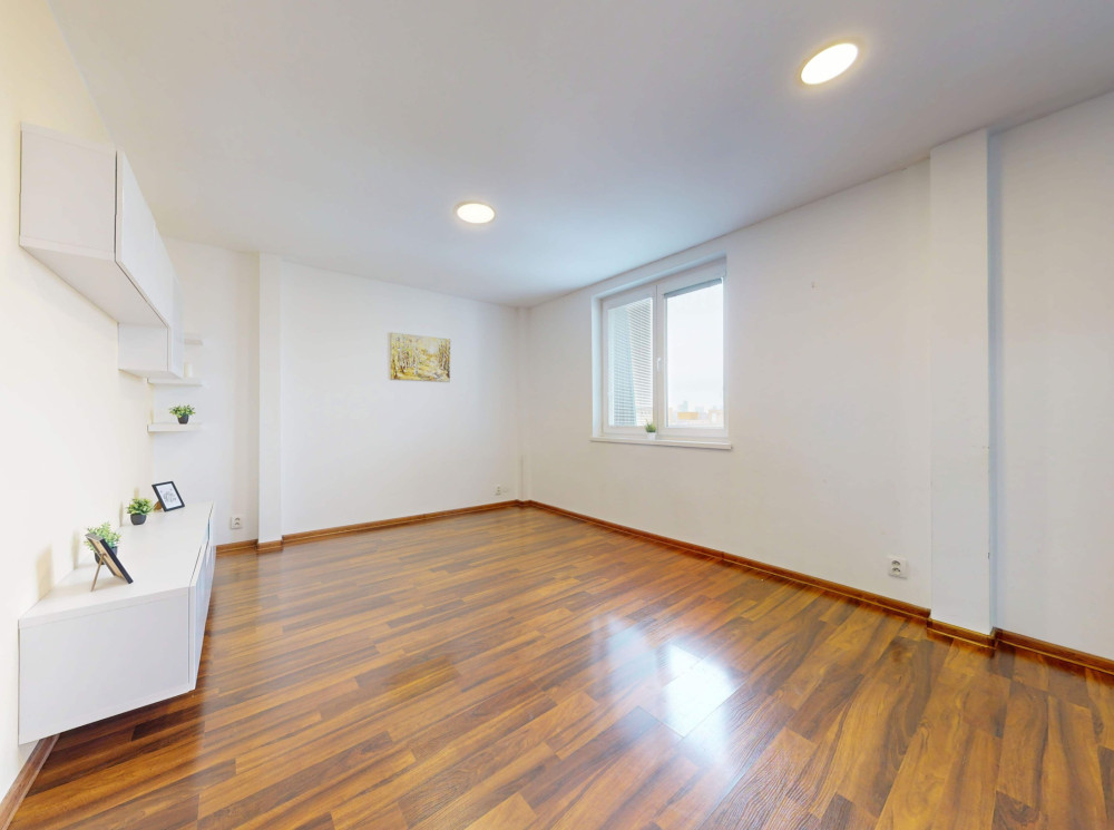 Moderný 3 izbový byt s balkónom na Rovníkovej ul. v Ružinove s výhľadom do parku.