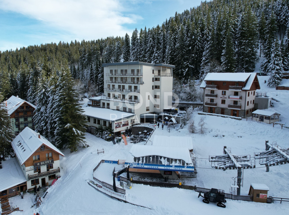 Predaj výnimočného apartmánu s balkónom HNEĎ NA SVAHU v Hoteli FIS Jasná **** 