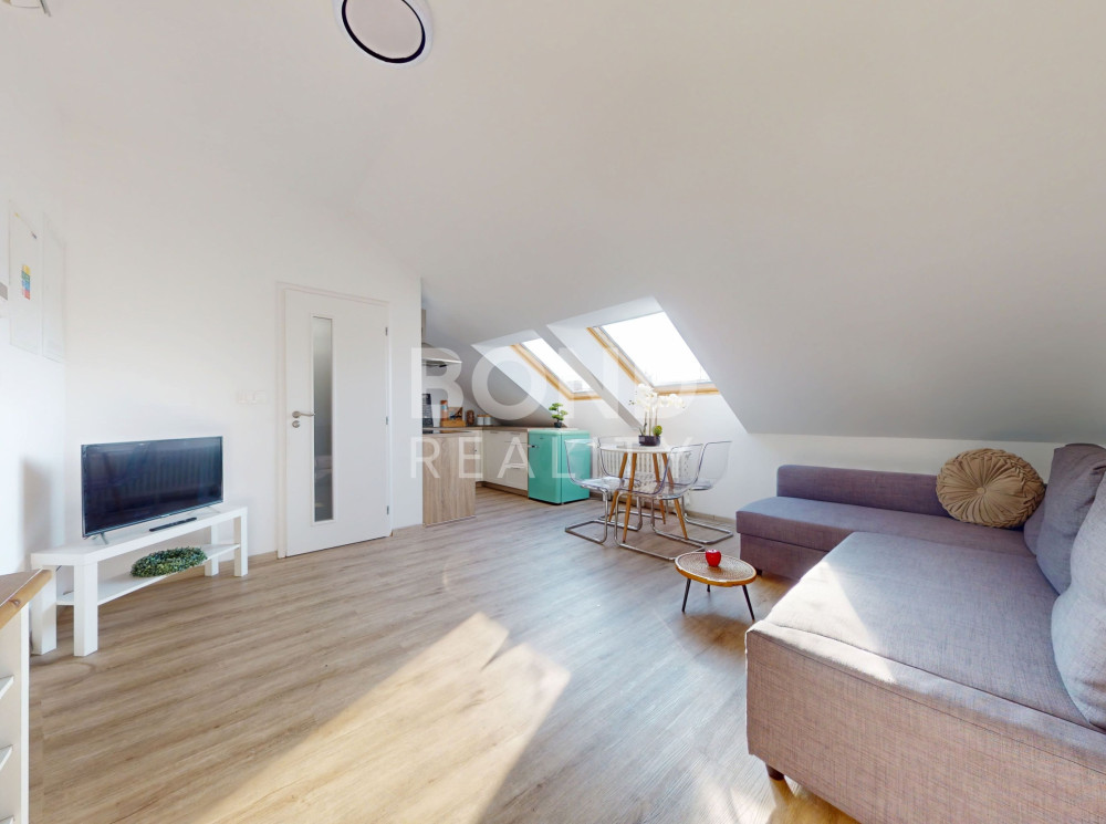 Bývanie v srdci mesta s ikonickým výhľadom na hrad - 2 izb byt na Gunduličovej ul. Bratislava