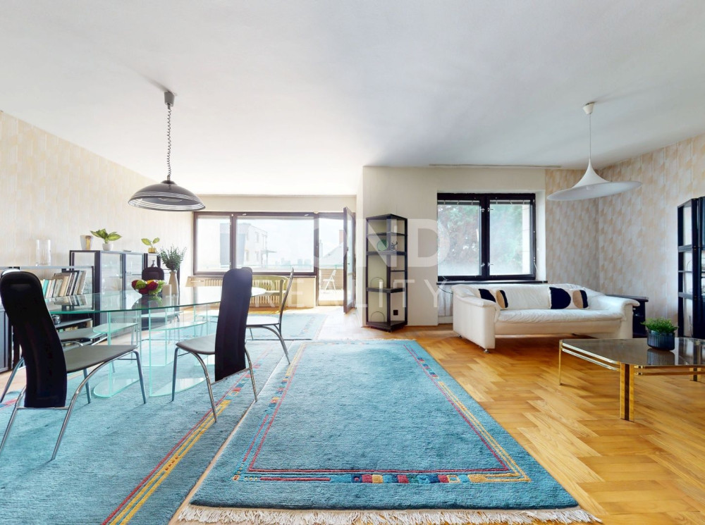 Jedinečná investičná príležitosť na Hradnom kopci. Luxusný rodinný dom s výhľadom na Bratislavský hrad, BA - Staré Mesto