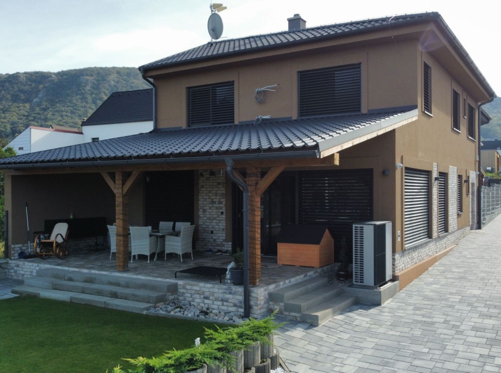 Exkluzívny, nízkoenergetický dom v rakúskom meste Hainburgu an der Donau.