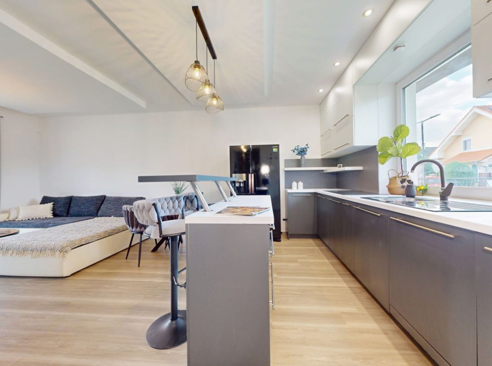 Krásny moderný dom na pešo od jazera