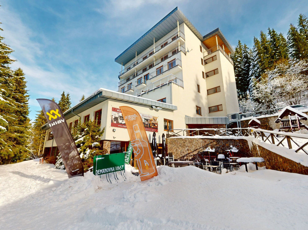 NA PREDAJ APARTMÁN PRIAMO NA SVAHU V Hotel FIS Jasná ****