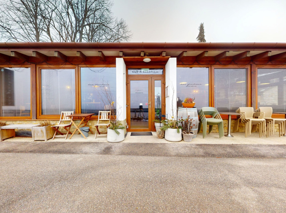 PREDAJ: ZABEHNUTÁ REŠTAURÁCIA DAS GLASHAUS – BRUCK AN DER LEITHA