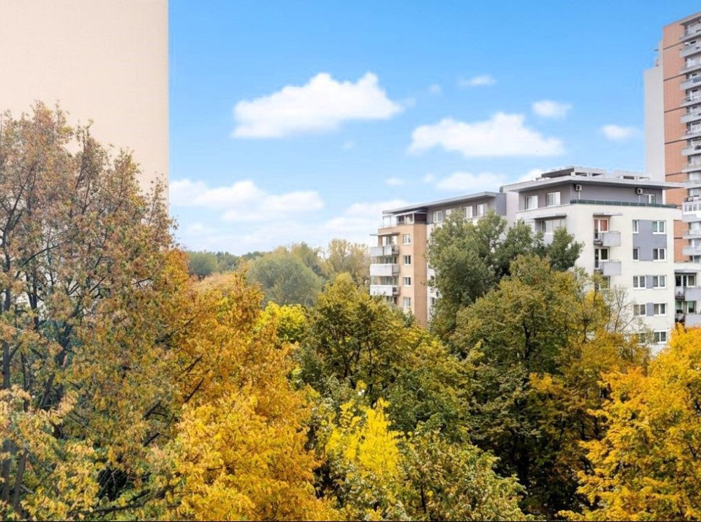 PREDANÉ! Slnečný 3 izbový byt s krásnym výhľadom na tichom mieste