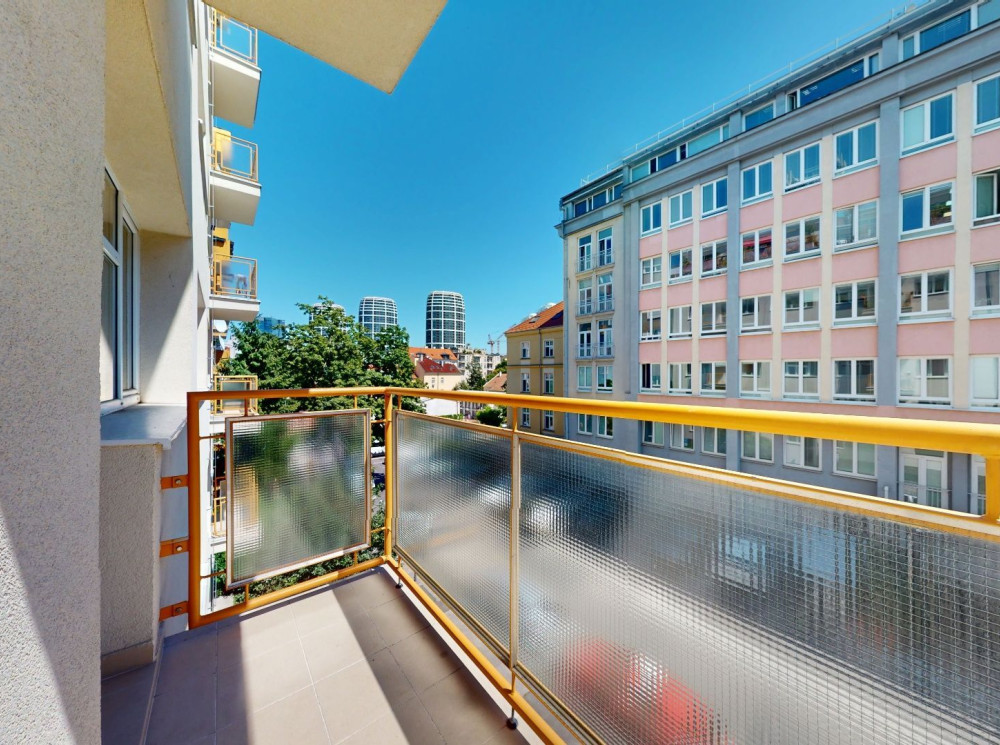 Výnimočný 3 izbový byt vo výbornej lokalite Starého Mesta pri Modrom kostolíku