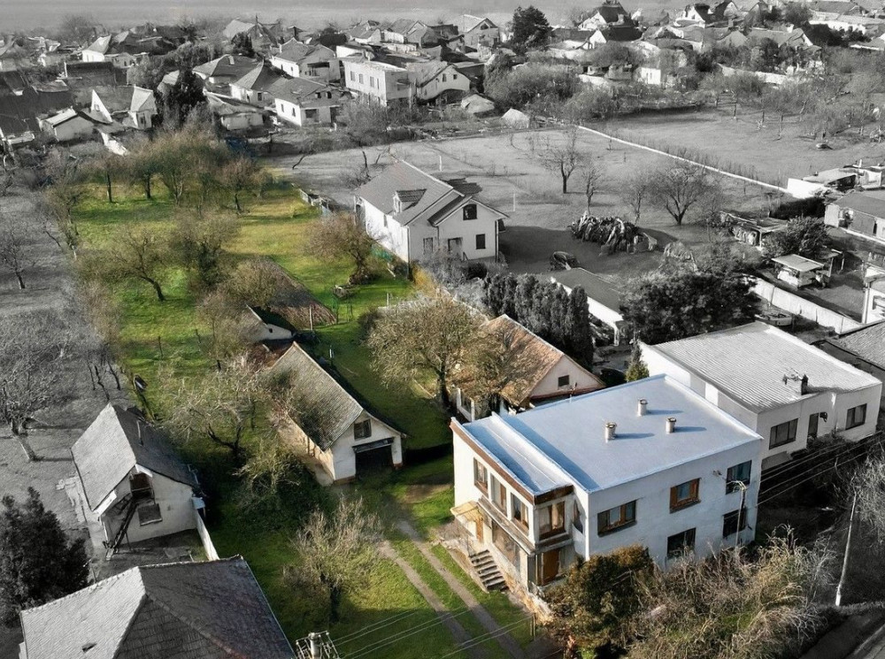 INVESTIČNÁ PRÍLEŽITOSŤ PRE DEVELOPEROV – 3 359 m² s potenciálom výstavby 6 rodinných domov, Dunajská Lužná – Hlavná ulica