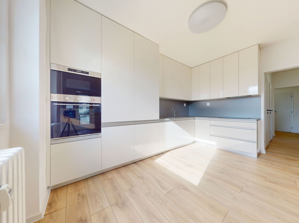 3 IZB. BYT S LODŽIOU NA KRAMÁROCH, NOVÁ REKONŠTRUKCIA