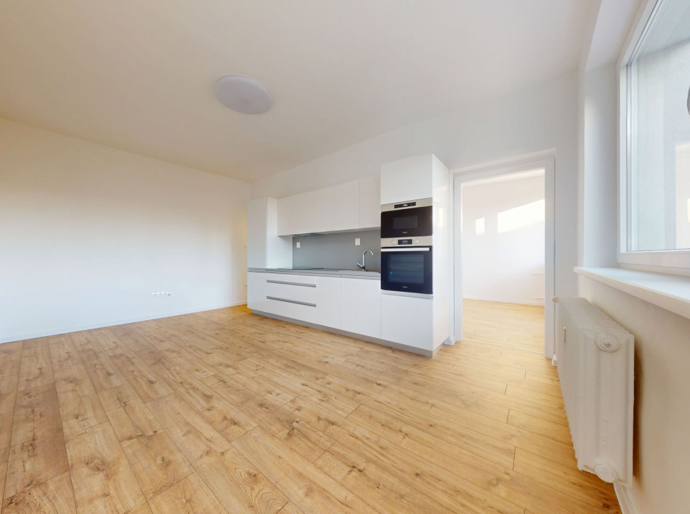 Úplne nová rekonštrukcia 3 izb. bytu s balkónom a výťahom v tehlovom dome, ul. Novackého