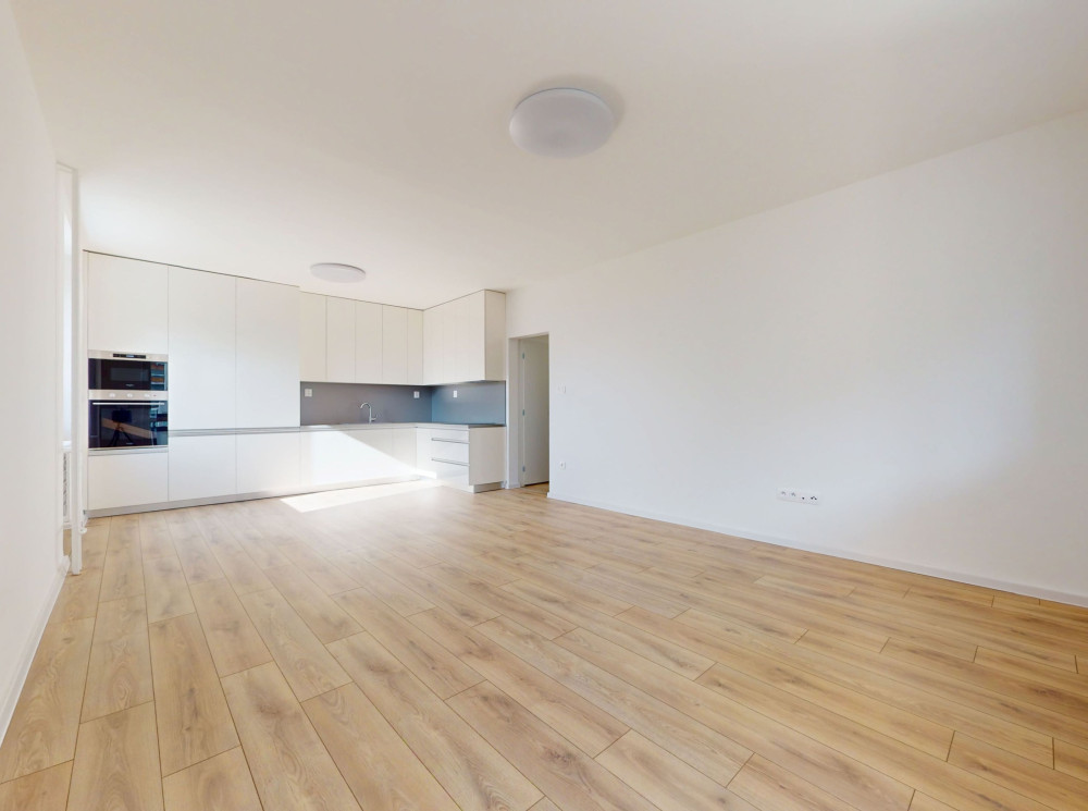 3 IZB. BYT S LODŽIOU NA KRAMÁROCH, NOVÁ REKONŠTRUKCIA