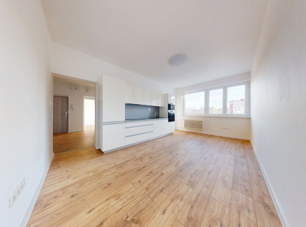 Práve dokončený 3 izb. byt s balkónom a výťahom v tehlovom dome, ul. Novackého