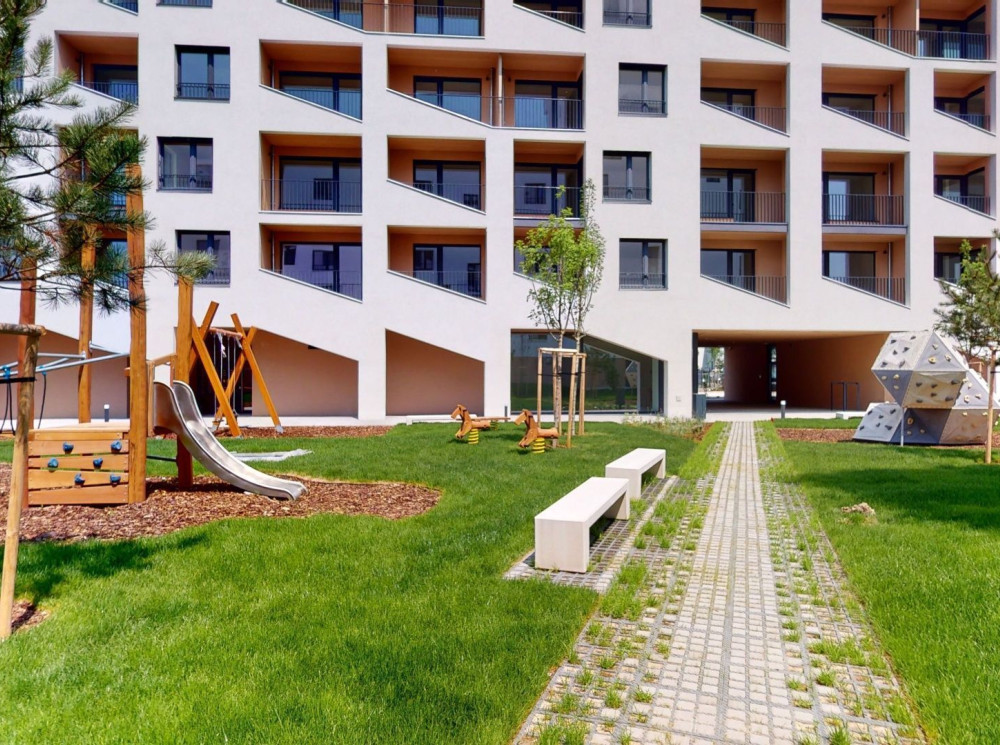 PRENÁJOM 3-izbový byt s lodžiou v novostavbe Kopčianka (Petržalka) – 2x parkovanie, pivnica