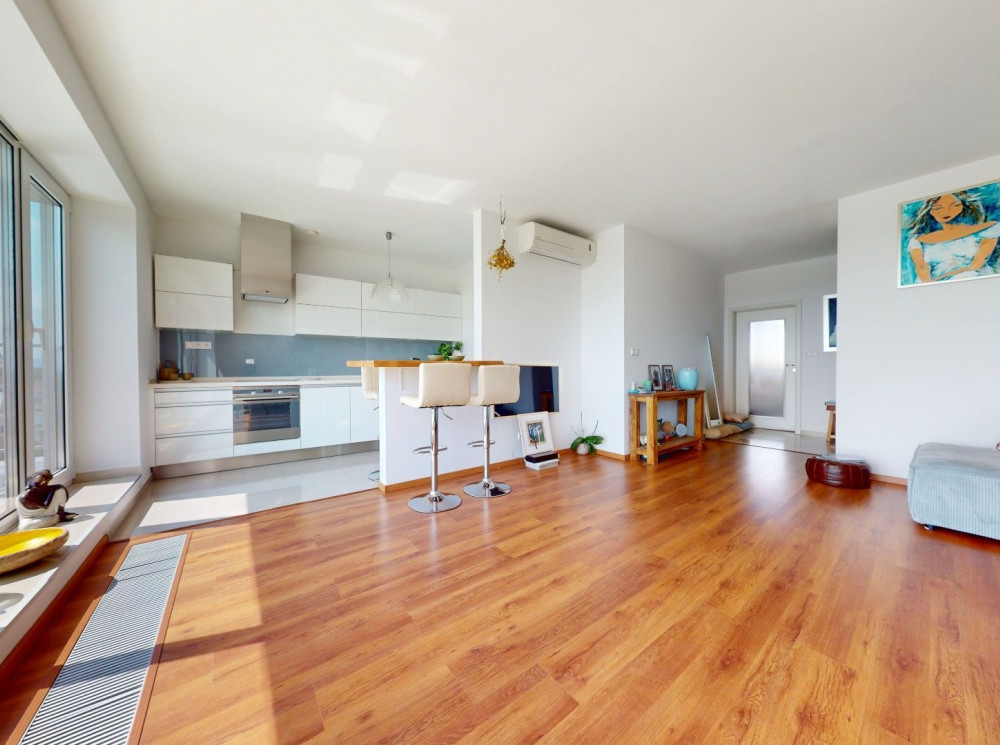 Na predaj výnimočný byt na pešej zóne v Senci.