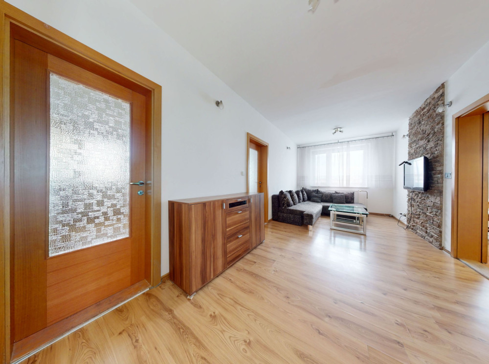 3-IZBOVÝ BYT S LODŽIOU PRI CHORVÁTSKOM RAMENE.