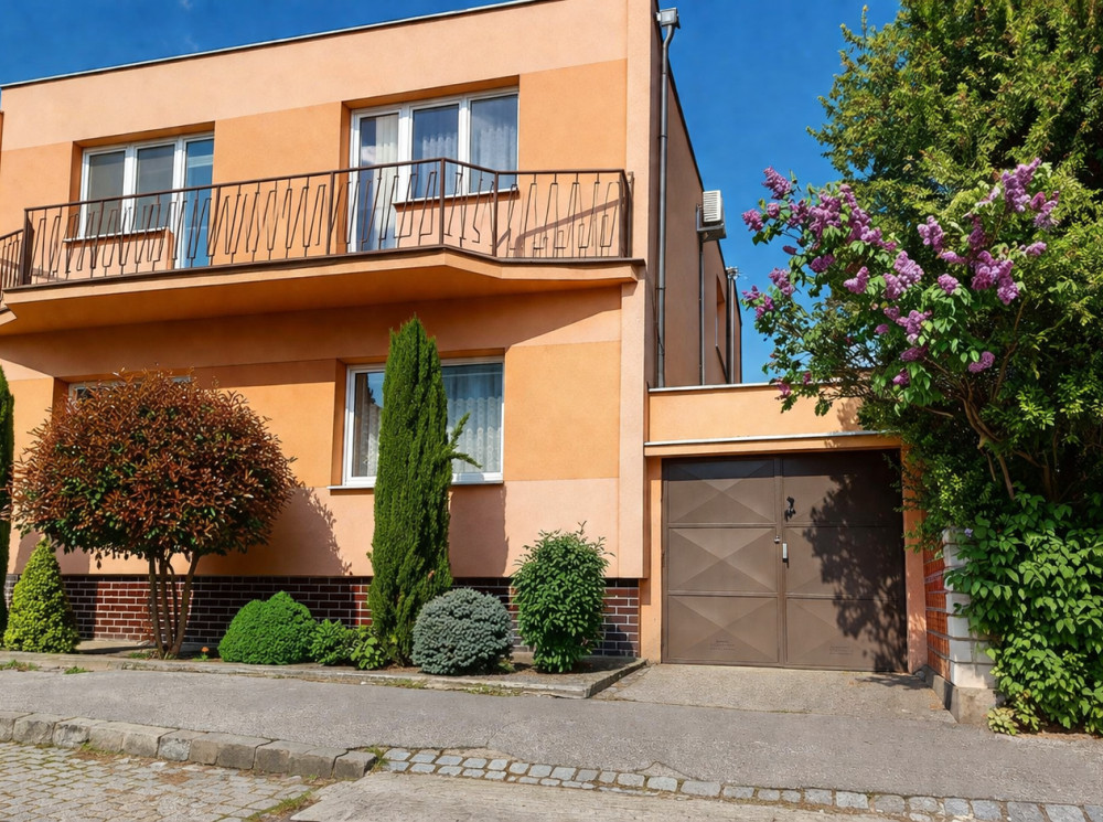 Bratislava – Rača: dvojgeneračný rodinný dom s pozemkom 585 m² – vhodný aj na podnikanie