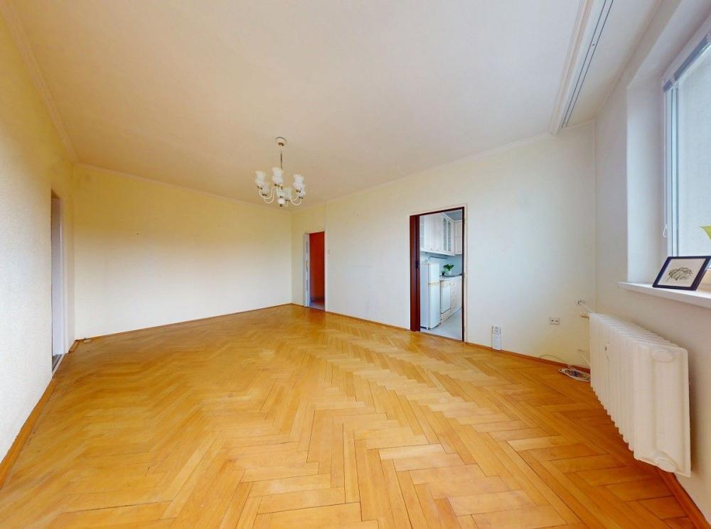 Veľký 3i byt s lodžiou a balkónom s výhľadom v Ružinove – Exnárova ul.