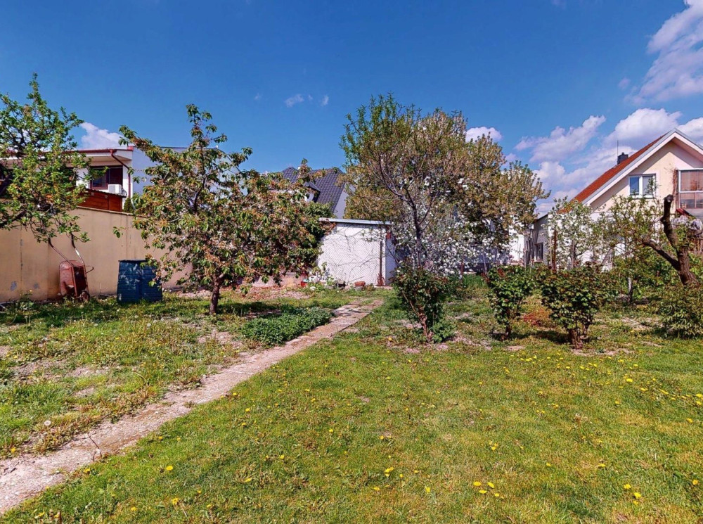 Bratislava – Rača: dvojgeneračný rodinný dom s pozemkom 585 m² – vhodný aj na podnikanie