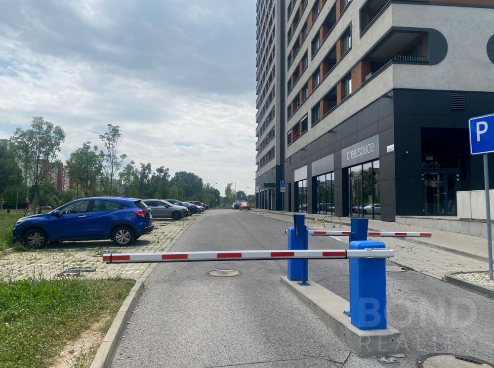 PREDAJ VONKAJŠIEHO PARKOVACIEHO MIESTA, NOVOSTAVBA FUXOVA, BOSÁKOVA UL.