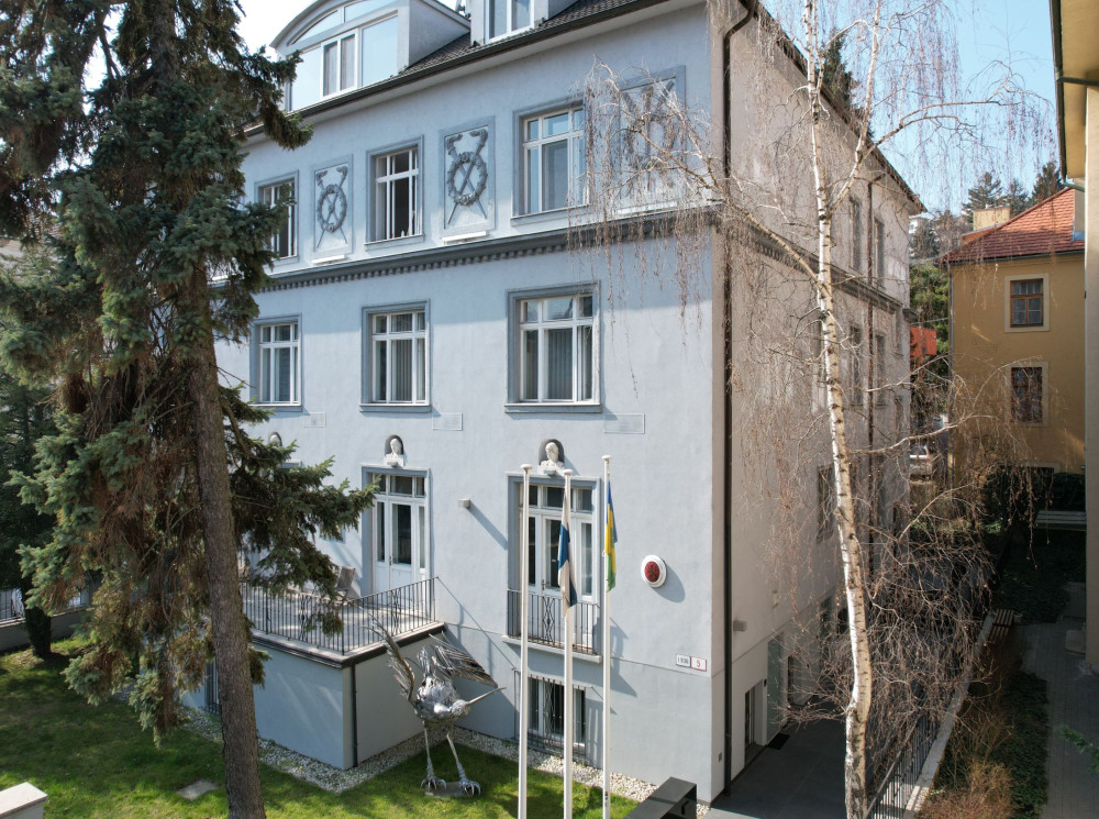 6-IZB. BYT V MESTSKEJ VILE, VLASTNÁ ZÁHRADA A  PARKOVANIE, MOYZESOVA UL.