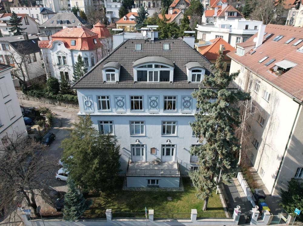 6-IZB. BYT V MESTSKEJ VILE, VLASTNÁ ZÁHRADA A  PARKOVANIE, MOYZESOVA UL.