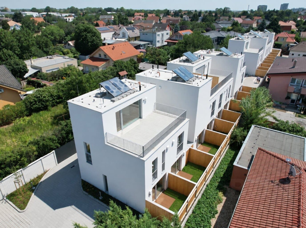 Slnečná novostavba 2 izb bytu s terasou a záhradkou