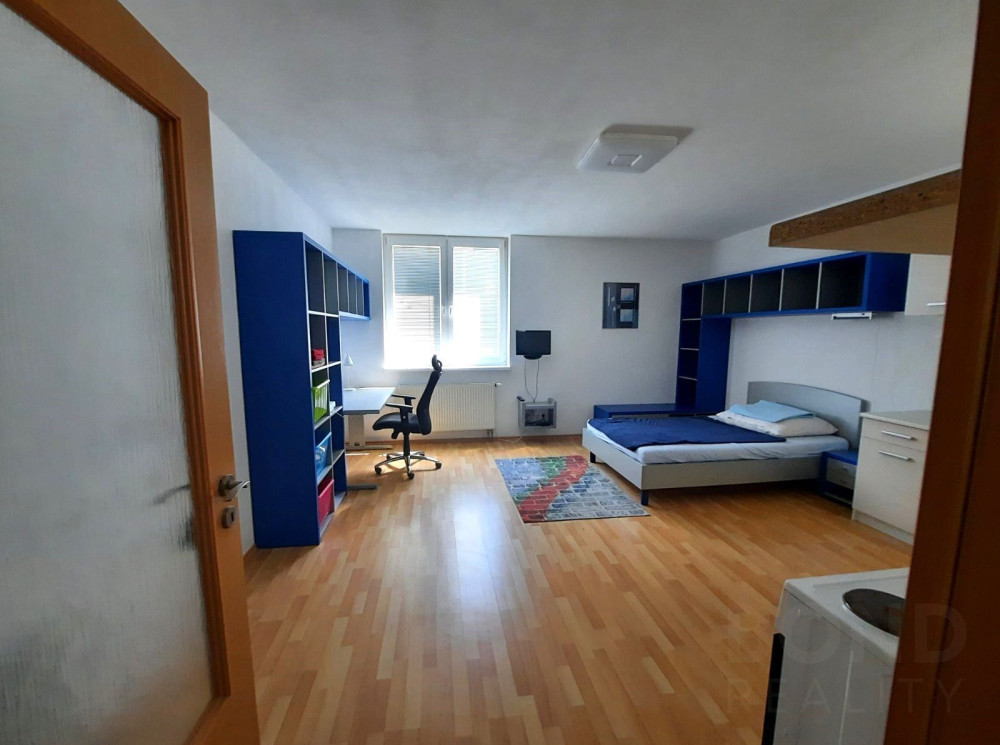Zariadená garzónka v Karlovej Vsi – ideálna investícia, 36 m²