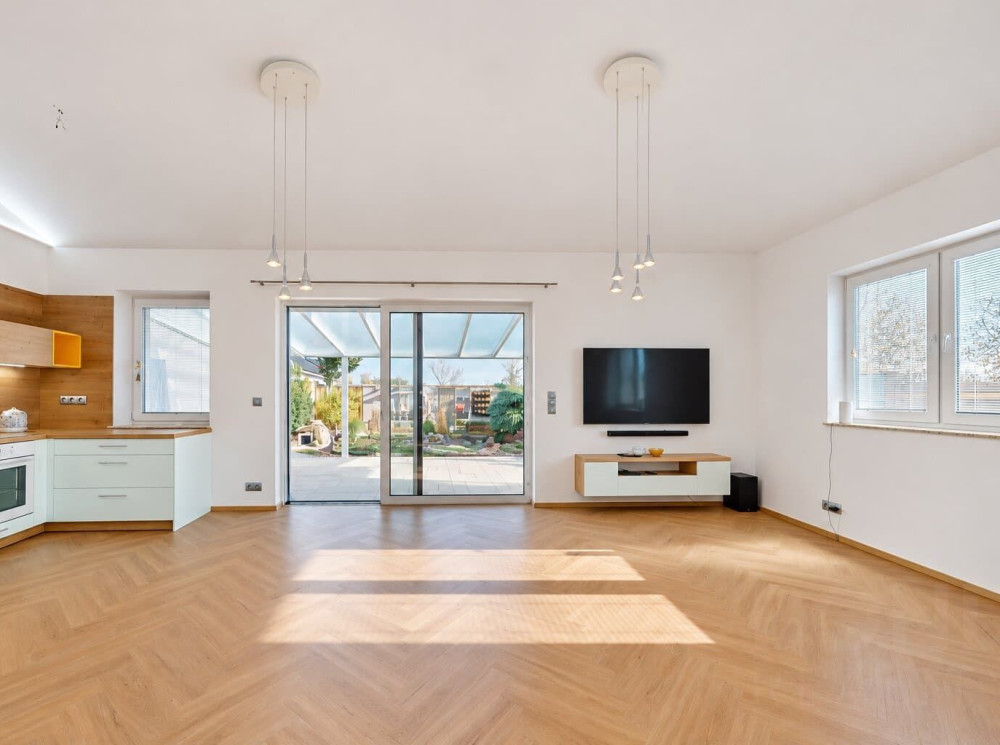 NA PREDAJ MODERNÝ 4-IZBOVÝ BUNGALOV s modernými technológiami – ČASTÁ