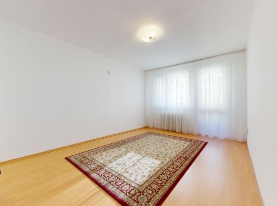 4 izbový byt po rekonštrukcii, zariadený, garáž