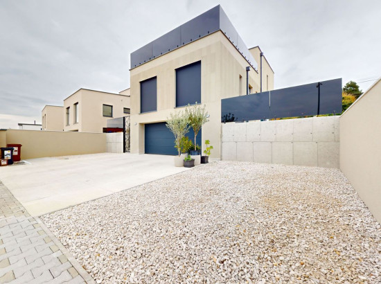 5 izbový RD s krásnym výhľadom na Rakúsko, OREŠIANKY, Tepelné čerpadlo