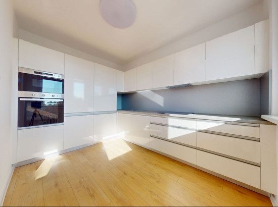 PRAVE DOKONČENÝ. slnečný 3 izb. byt s veľkou loggiou po novej rekonštrukcií, ul. Zohorská 