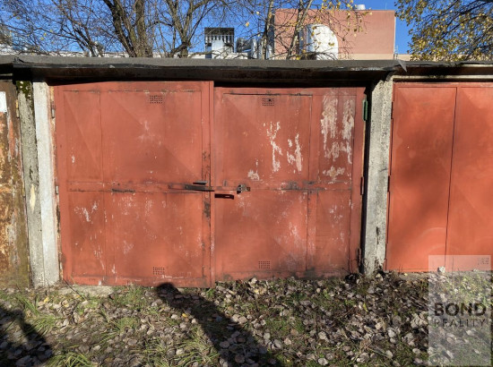 Na predaj garáž s pozemkom - Technické sklo 