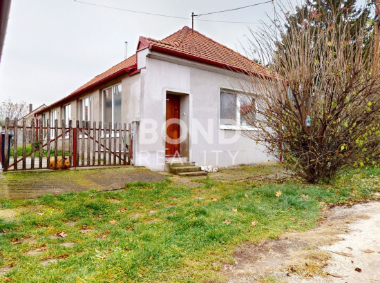 Na predaj pekný 3-izbový rodinný dom v starej časti Rajky