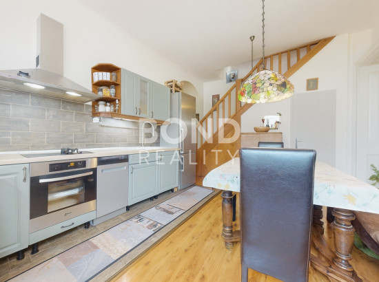 Segnerova vila – priestranný dom s dvoma bytmi a samostatnou prístavbou na garsónku alebo kanceláriu v Mlynskej doline na predaj