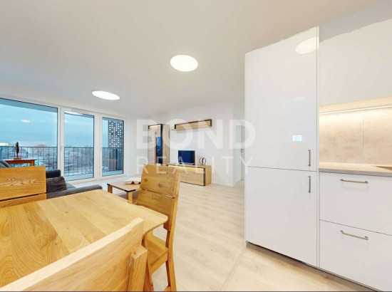 Dvojstranný moderne zariadený 2i s priestrannou terasou