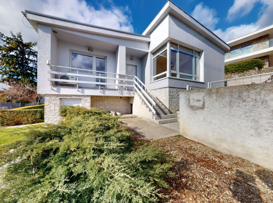 Na prenájom rodinný dom na bývanie alebo podnikanie – Vančurova ulica, Bratislava