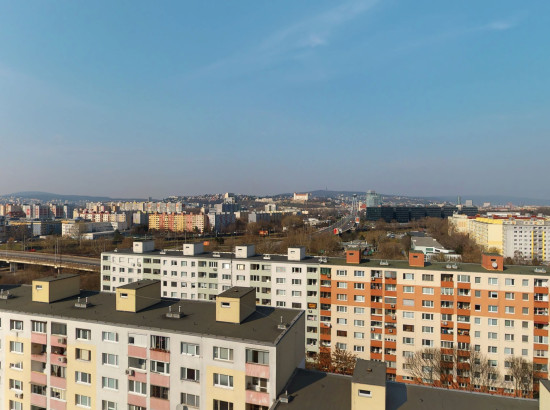 PREDAJ: 3-izbový byt s jedinečným výhľadom na Bratislavský hrad. 