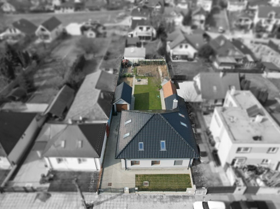 SAMOSTATNÝ RODINNÝ DOM S 8-ÁROVÝM POZEMKOM, JAROVCE