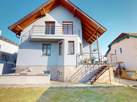 Priestranný rodinný dom neďaleko Viedne