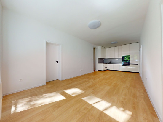 Veľký 5 izbový byt pre rodinu | veľká loggia, šatník, 2x toaleta, ul. Nováckeho