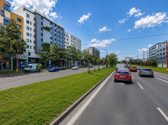 Prenájom veľkého parkovacieho státia Trnavská cesta