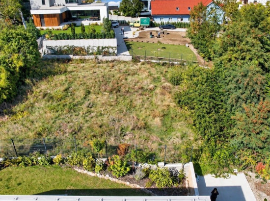Pieskova, Rača | 788 m² pre moderný rodinný dom so štúdiou a všetkými IS