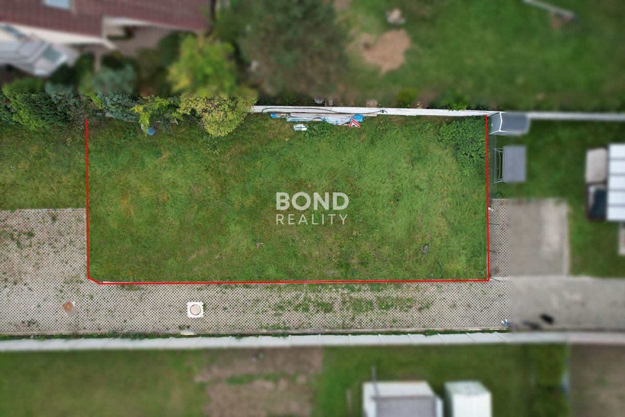 Stavebný pozemok v centre obce Ivanka pri Dunaji