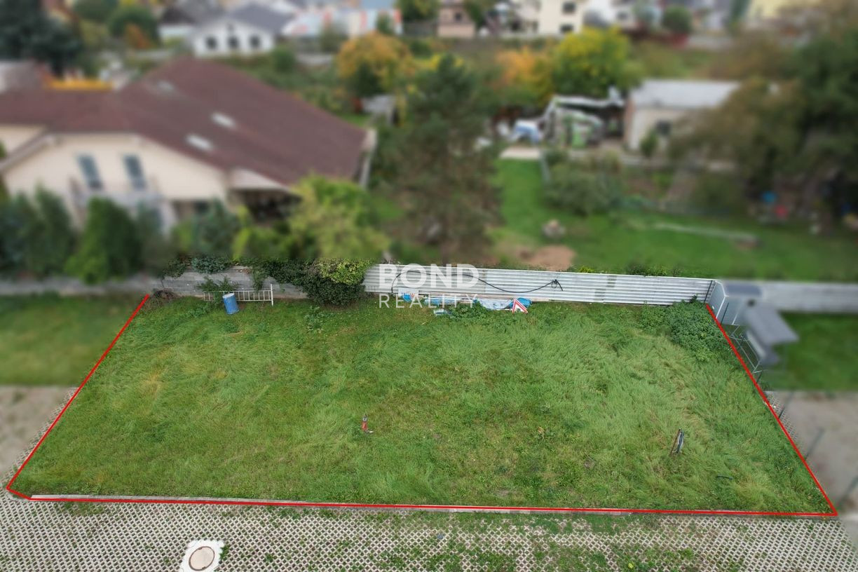 Stavebný pozemok v centre obce Ivanka pri Dunaji