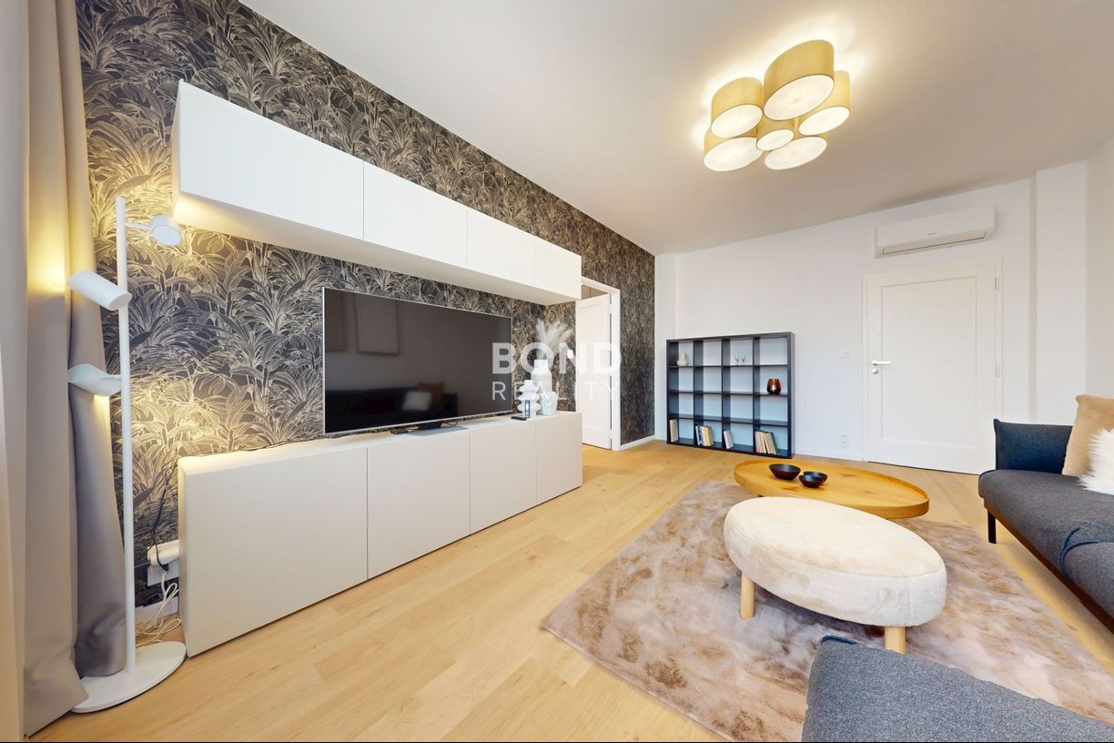 Elegantný, zrekonštruovaný veľkometrážny byt v centre Bratislavy – Floriánske námestie, Staré Mesto, Bratislava I.