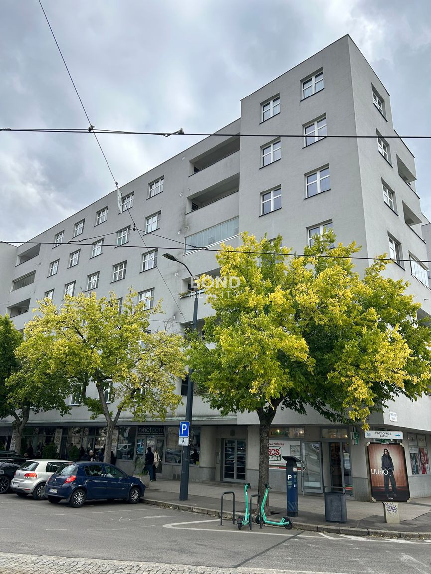 Elegantný, zrekonštruovaný veľkometrážny byt v centre Bratislavy – Floriánske námestie, Staré Mesto, Bratislava I.