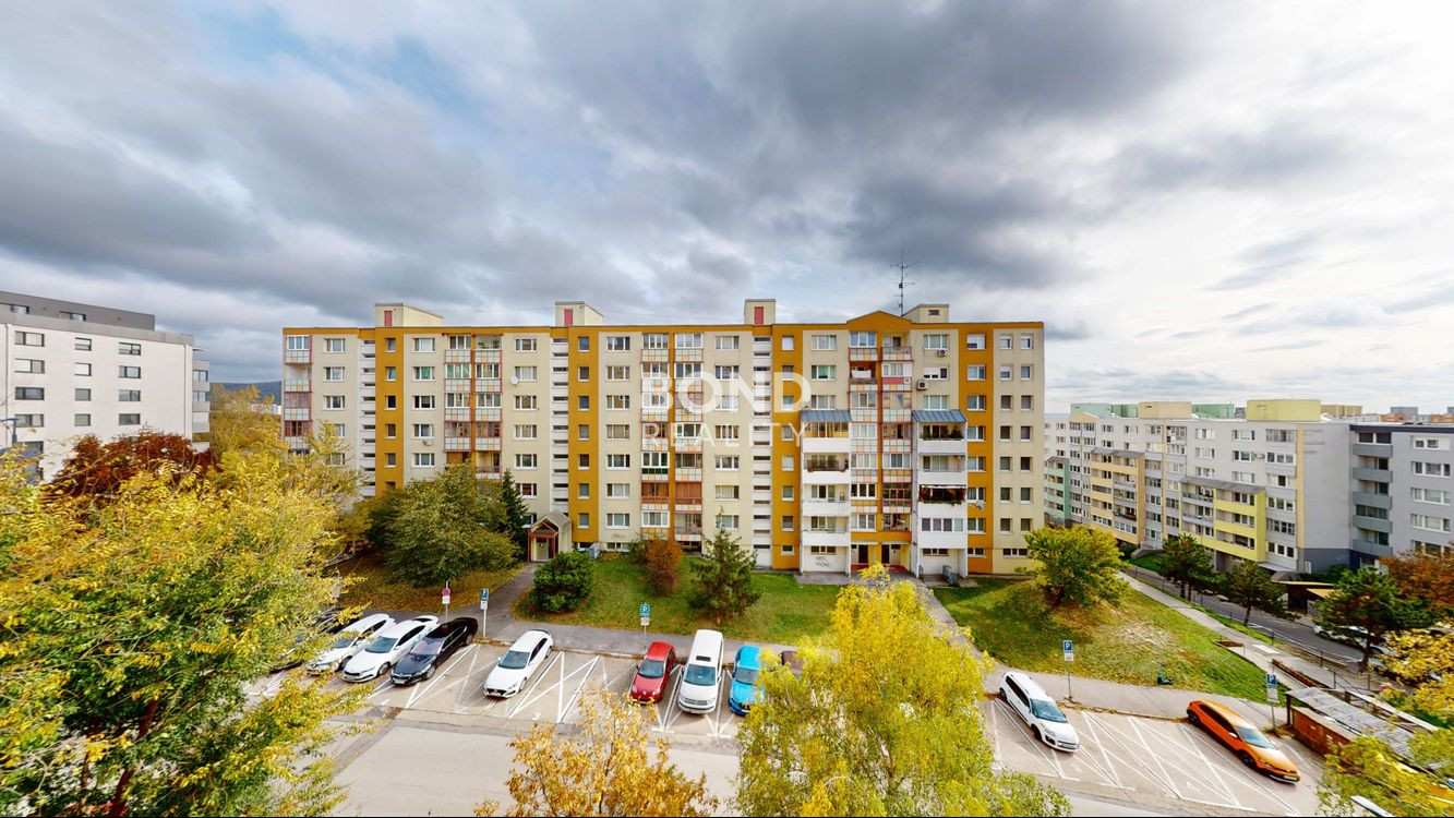 3 izbový byt na Dlhých Dieloch po kompletnej rekonštrukcii.