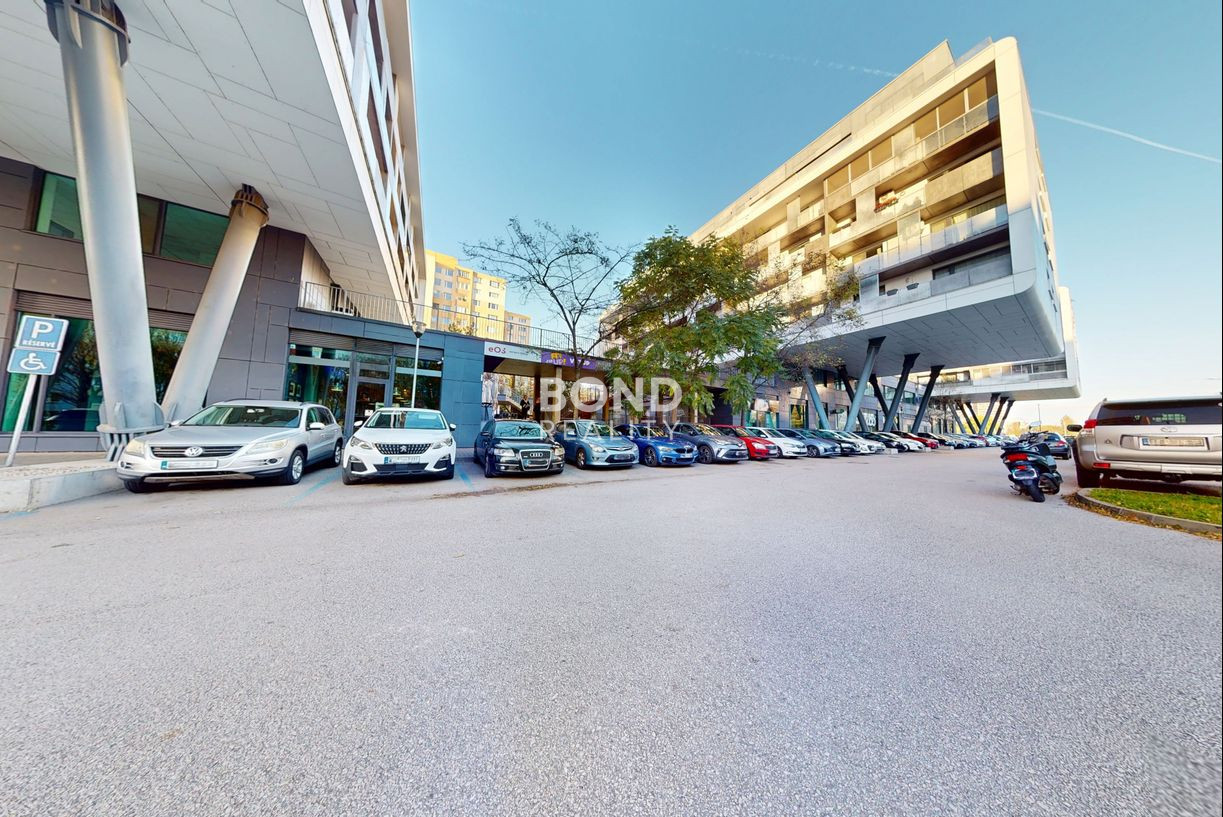 SLNEČNÝ 3-IZBOVÝ BYT S VEĽKOU LODŽIOU V NOVOSTAVBE SKYBOX