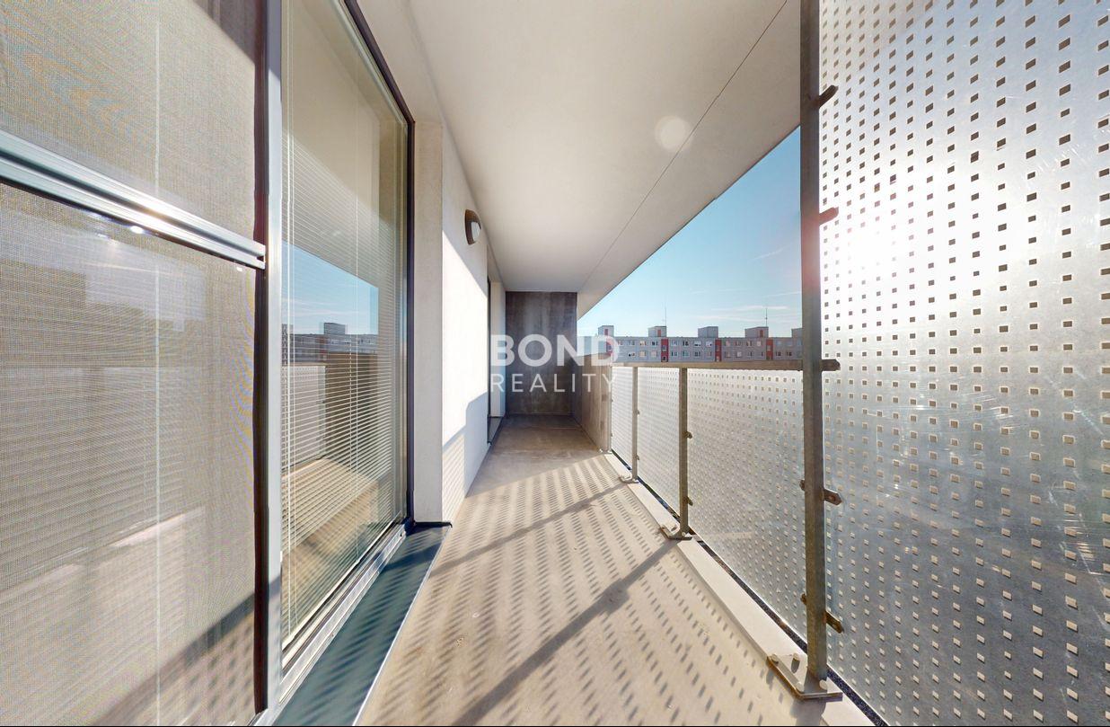 SLNEČNÝ 3-IZBOVÝ BYT S VEĽKOU LODŽIOU V NOVOSTAVBE SKYBOX